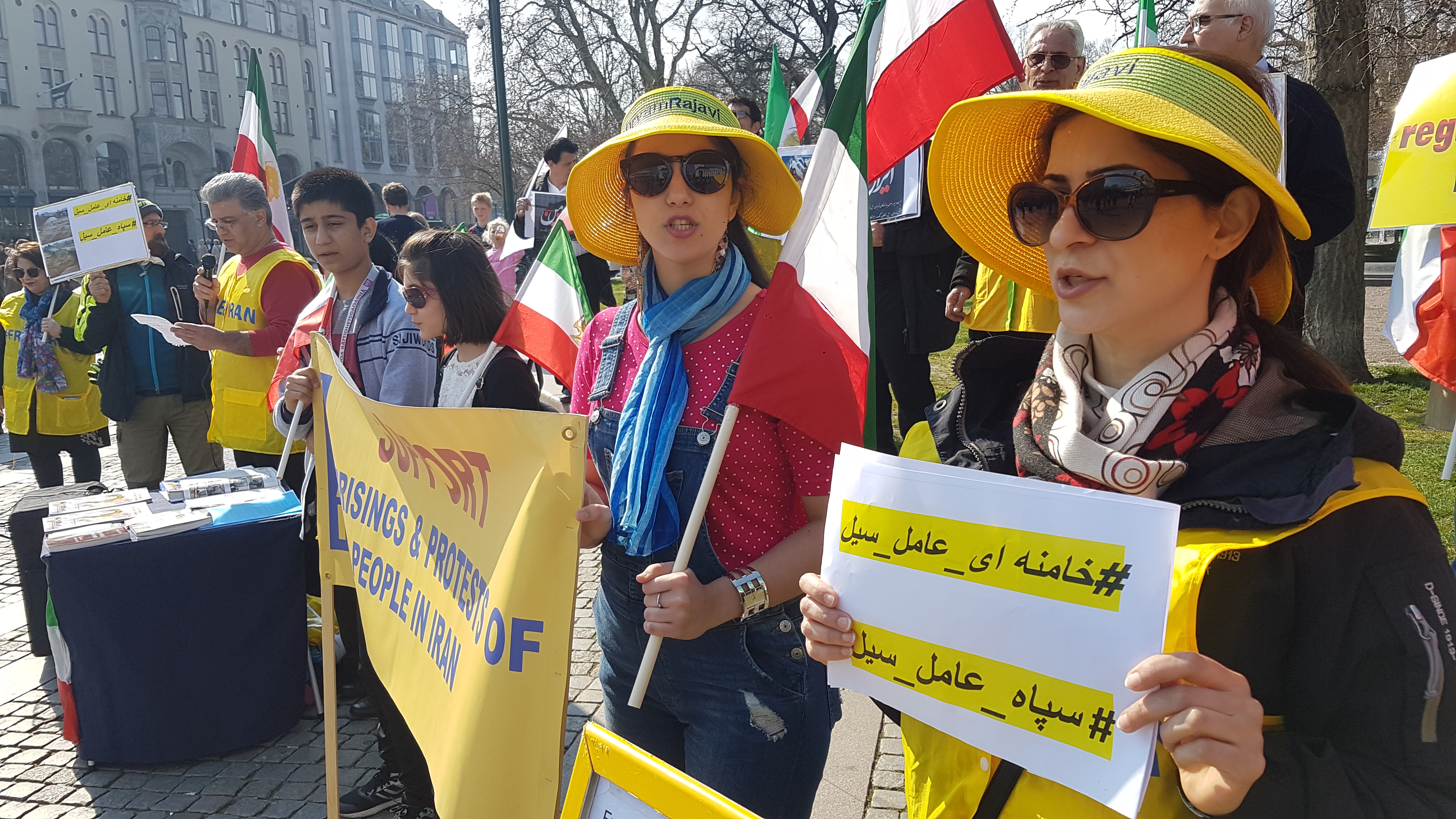 Stödaktion i Malmö i solidaritet med översvämningsoffer i Iran