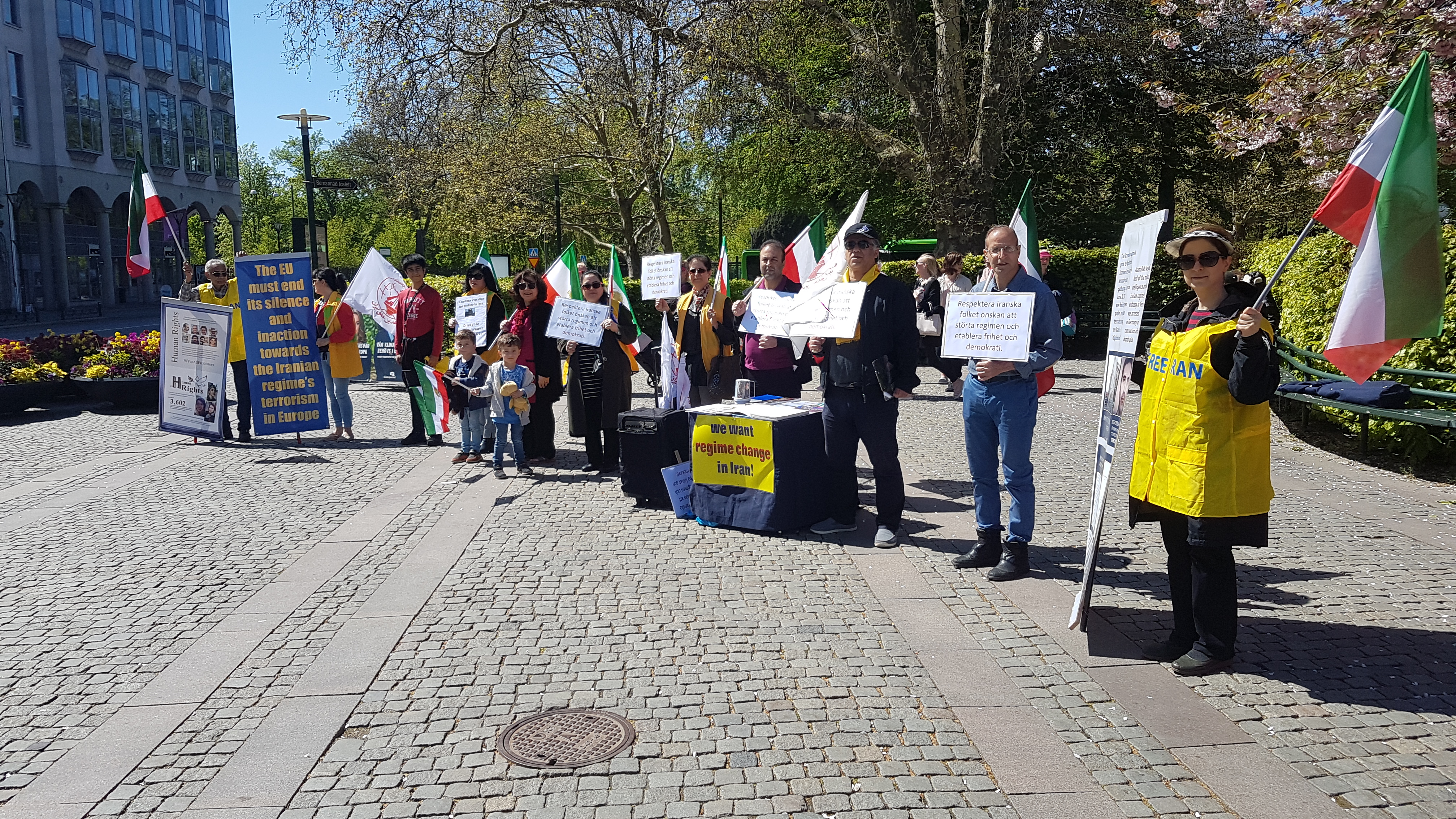 Stödaktion i Malmö för folkliga protester i Iran, den 11 maj.
