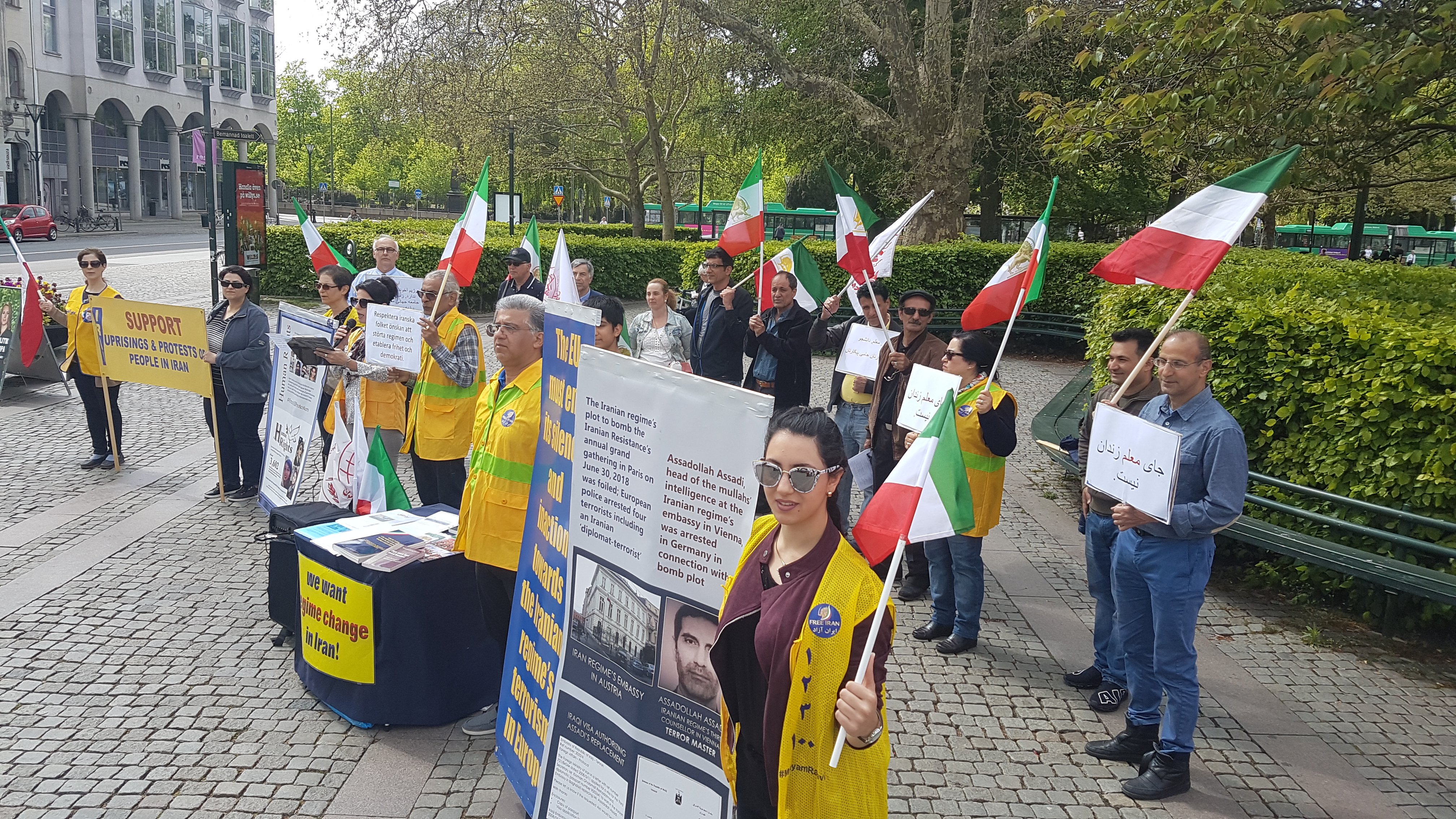 Stödaktion i Malmö för folkliga protester i Iran, den 18 maj.