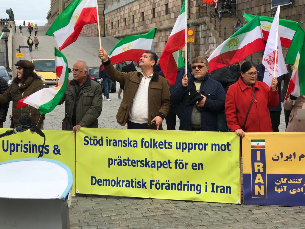 Stockholm: Svensk- och exiliranier uppmanar regeringen att villkora förbättrade relationer och ökad handel med Teheran med ett omedelbart stopp för avrättningar