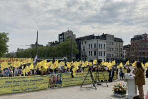 Iranier firade domen med en stor manifestation utanför domstolen i staden antwerp, belgien.