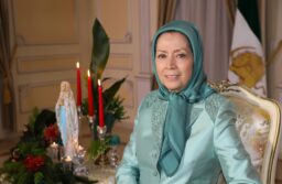Iranska nationella motståndsrådets valda president Maryam Rajavi önskade kristna världen över en god jul i sitt jultal, den 24 december.