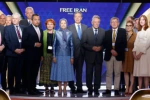 Dag 3 av världsmötet för ett Fritt Iran 2024 diskuterar regimens MR-brott och att utkräva de ansvariga på ansvar.