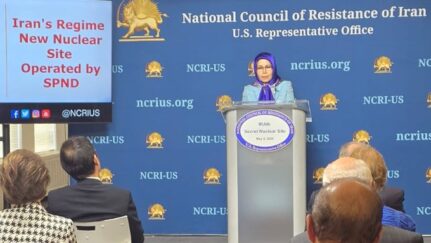 Den 8 maj 2025, Washington, presskonferens: Soona Samsami, NCRI:s representant i USA, presenterar ny underrättelseinformation som avslöjar en hemlig kärnvapenanläggning i Iran.